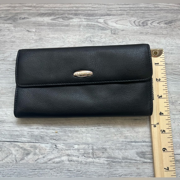 Liz Claiborne Black Leather Trifold Wallet Clutch Snap Closure - Picture 5 of 5